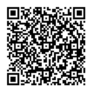 苏凡相信凭着阿米还有娜丽丝两人现在的身手想要从风云佣兵团那群人的手上离开也不难二维码生成