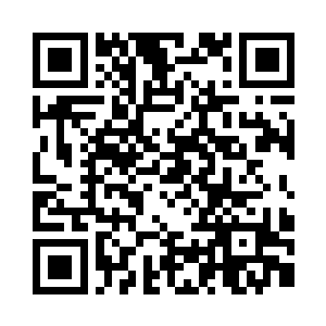 苏凡等人此刻也是在一辆红色的车面前二维码生成