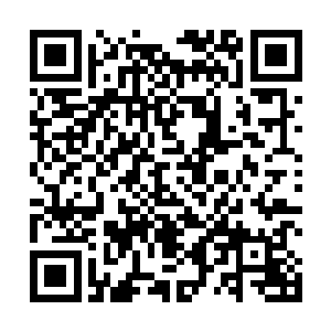 苏婉儿从服务生的工作服口袋里掏出一个微型录音机来二维码生成