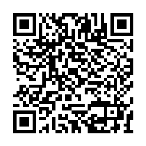 苏媛媛洗澡之后也是立马转进了自己的房间之中二维码生成