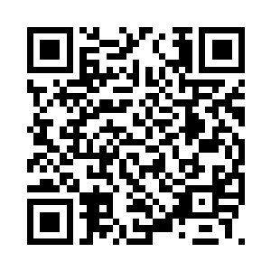 苏富比的工作人员就将邀请函送到了霍家二维码生成