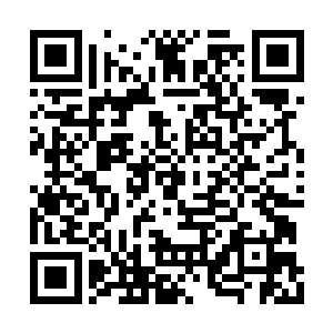 苏文瑞架着黄蓓蓓进了三楼客户部的一个单人间二维码生成