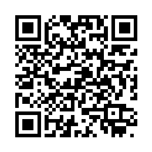 苏林笑眯眯的问一名田间劳作的妇女二维码生成