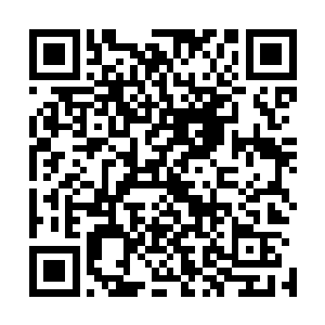 苏檀儿手下的几名掌柜今天晚上正在这附近的明秀楼谈生意二维码生成