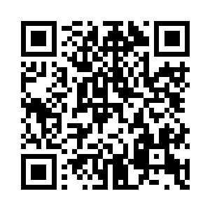 苏瑷和穆昂在商场里挑着合适的礼物二维码生成