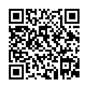 苏落看到眼前一群人正逮着一个小男童揍二维码生成