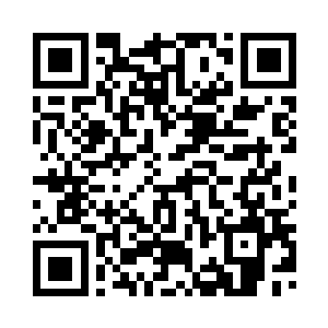 苏青黛和杨雪玲在家里洗床单被褥二维码生成