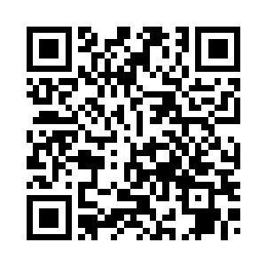 苗苗一边笨拙的操纵脚下的高跟鞋二维码生成