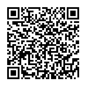 若说是之前两位美女看到秦方那相当娴熟的运球而不相信秦方不会打篮球的话二维码生成