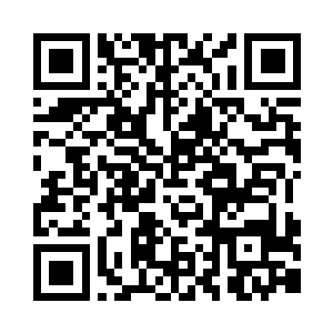 茶几上的水杯果盘全部被推到了地面上二维码生成