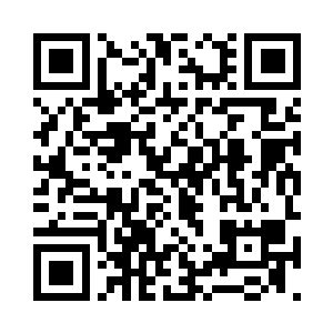 荣光已经出现在了清晨的湖畔公园的林荫道上二维码生成