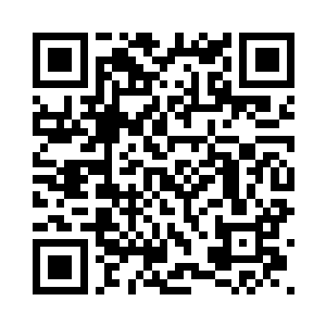 荣光抬左脚做了一个要远射的动作二维码生成