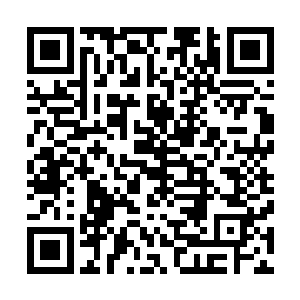 荣光看着前方的卡卡和克里斯蒂亚诺・罗纳尔多两个人说道二维码生成