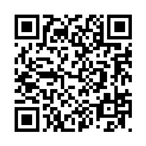 荣光眯着眼睛仔细盯着看了好一会儿二维码生成