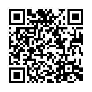 莫倩妮与刘明玉都满是鼓励地给杨辰拍拍手二维码生成