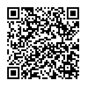 莫咏欣是那种善于把一切有利于自己的条件转换成属于自己的利益的人二维码生成