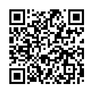 莫小鱼在茶室里和裘天罡一起喝茶二维码生成