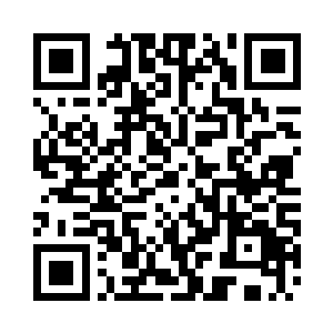 莹莹懂事的帮妈妈擦了擦眼角的泪水二维码生成