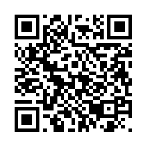 萧天熠眼睛一眨不眨地盯着樱樱的脸二维码生成