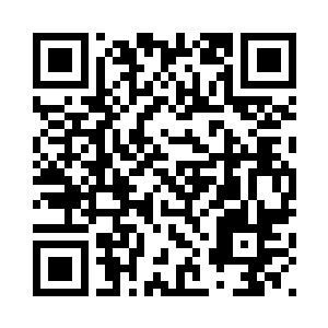 萧强拿着水凤堂的组织和人员名册二维码生成