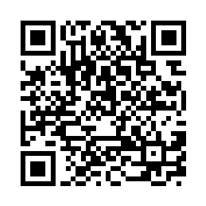 萧易却无声无息的出现在刘东军的身边二维码生成