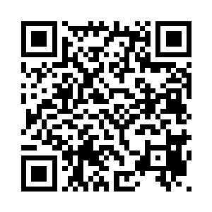 萧易狠狠的瞪了一眼对面的唐胖子二维码生成
