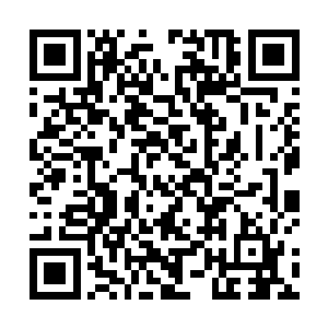 萧易走到一个店里的工作人员模样的中年男子面前问道二维码生成