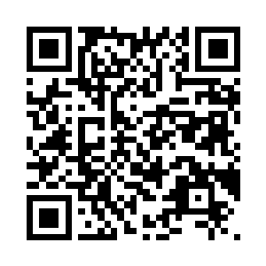 萧鹤修的手在阮思思滑腻的脊背上滑过二维码生成