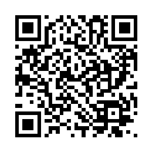 落在正躺在水晶棺内昏迷不醒的凯亚身上二维码生成