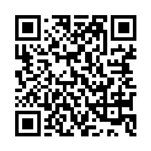 落潮满面笑容地举着一把鲜花从门口蹦了进来二维码生成