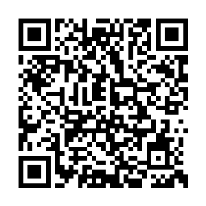 蒙面黑衣人谨慎地伸手摸了一下祝育恭的颈动脉二维码生成