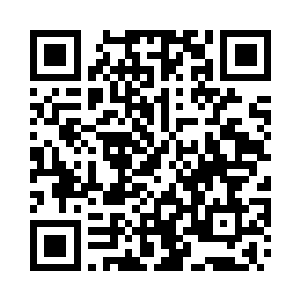 蔡妍与蔡凝姐妹俩坐在一方青石桌边二维码生成