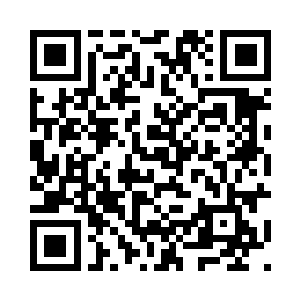 薄荷尴尬的埋头在程珈澜的xiong膛二维码生成