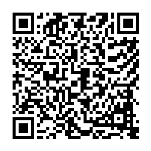 虽然大家不知道为什么人直接踩上去会陷下去但是踩在草垫子上就会站住二维码生成