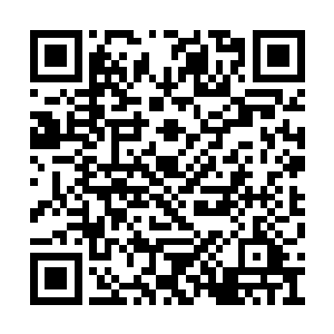 虽然相信他在这边的产业不会仅仅只是一个酒吧二维码生成