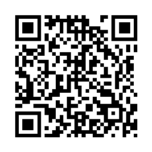 蛋圆圆和曾媛两人完全不顾形象争抢二维码生成