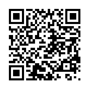 衣着打扮和精神和平时并没有什么两样二维码生成