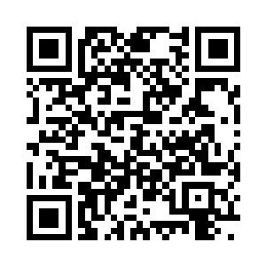 被一头挥舞着数百条荧光触手的凶兽发现二维码生成