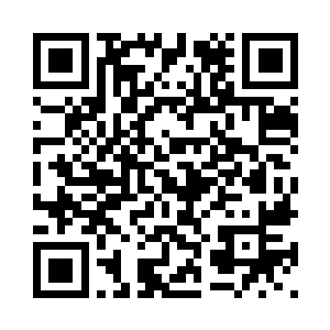 被困在广场内的众人纷纷催动身形二维码生成