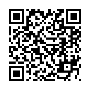 被姗姗来迟的客人从外面猛然推开二维码生成