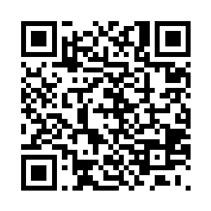 被小吃店众人拦住了不准离开的女人二维码生成