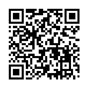 被掬起的水流顺着长发流过美好的腰线二维码生成