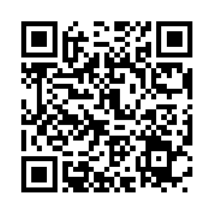 被硬生生染成鲜红的黑蛟沉重地喘息着二维码生成