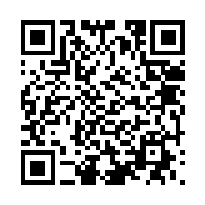 被踹飞到了一边的天狼也是支了自己的身体二维码生成