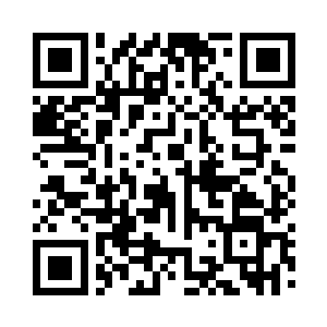 被铁链锁住脚的许敏与小岩两个人坐在地上二维码生成