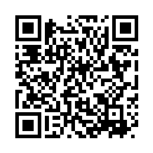 裙边刚好停留在了她胸部稍下面一点的位置二维码生成