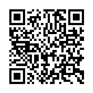 裴子辰从塑料袋里掏出来一个纸质包装盒子二维码生成