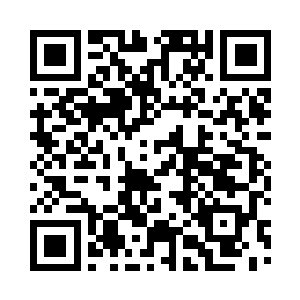 裸露在外的皮肤上出现密密麻麻的符文二维码生成