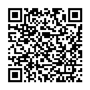 褚璇玑在起来的时候伸手在这个男人的腰上掐了一下二维码生成