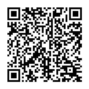 要知道先前他看到的那些秀台上的女人标价不过是一两百美元一个晚上二维码生成